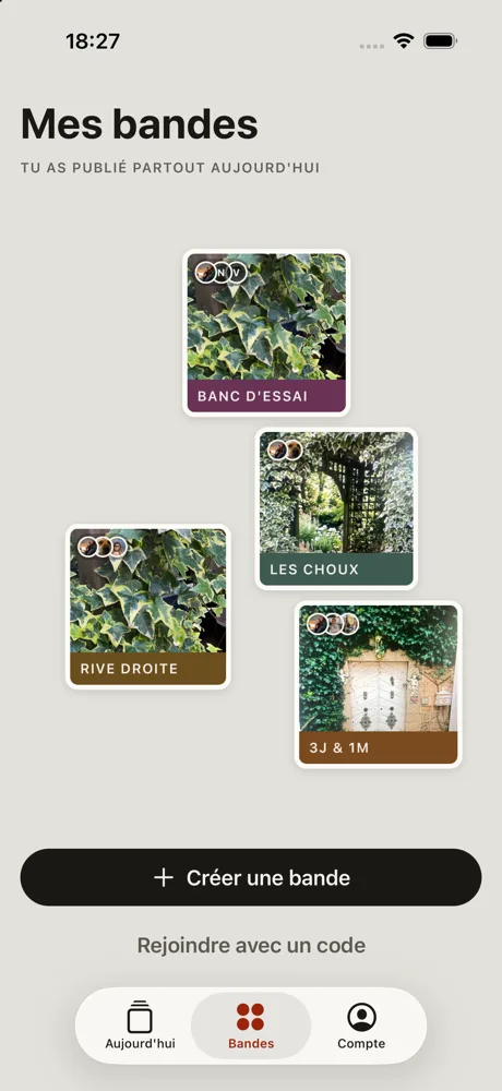 L'écran Mes bandes dans l'application Cliché. sur iPhone : chaque bande avec ses derniers clichés